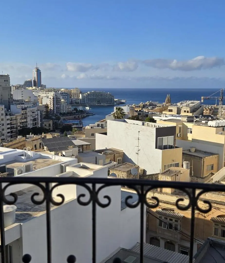 Spacious 4-Bedroom Apartment With Sea View Saint Julian's